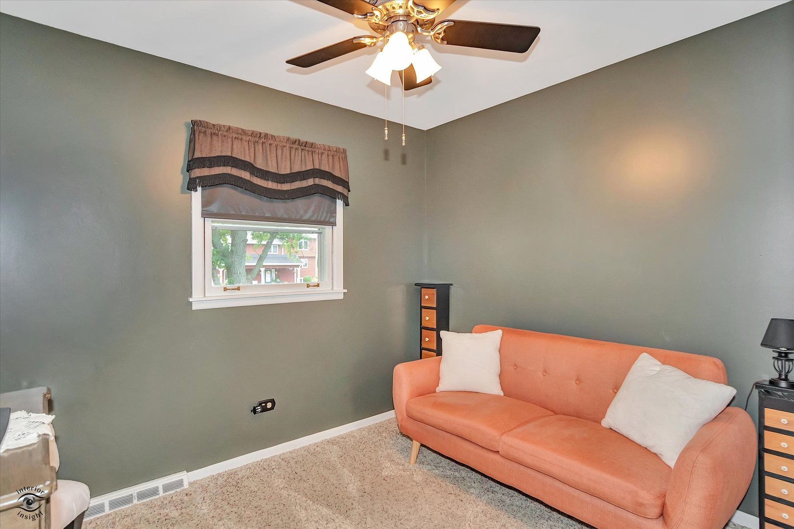 5915 Pershing Avenue, Downers Grove, IL 60516