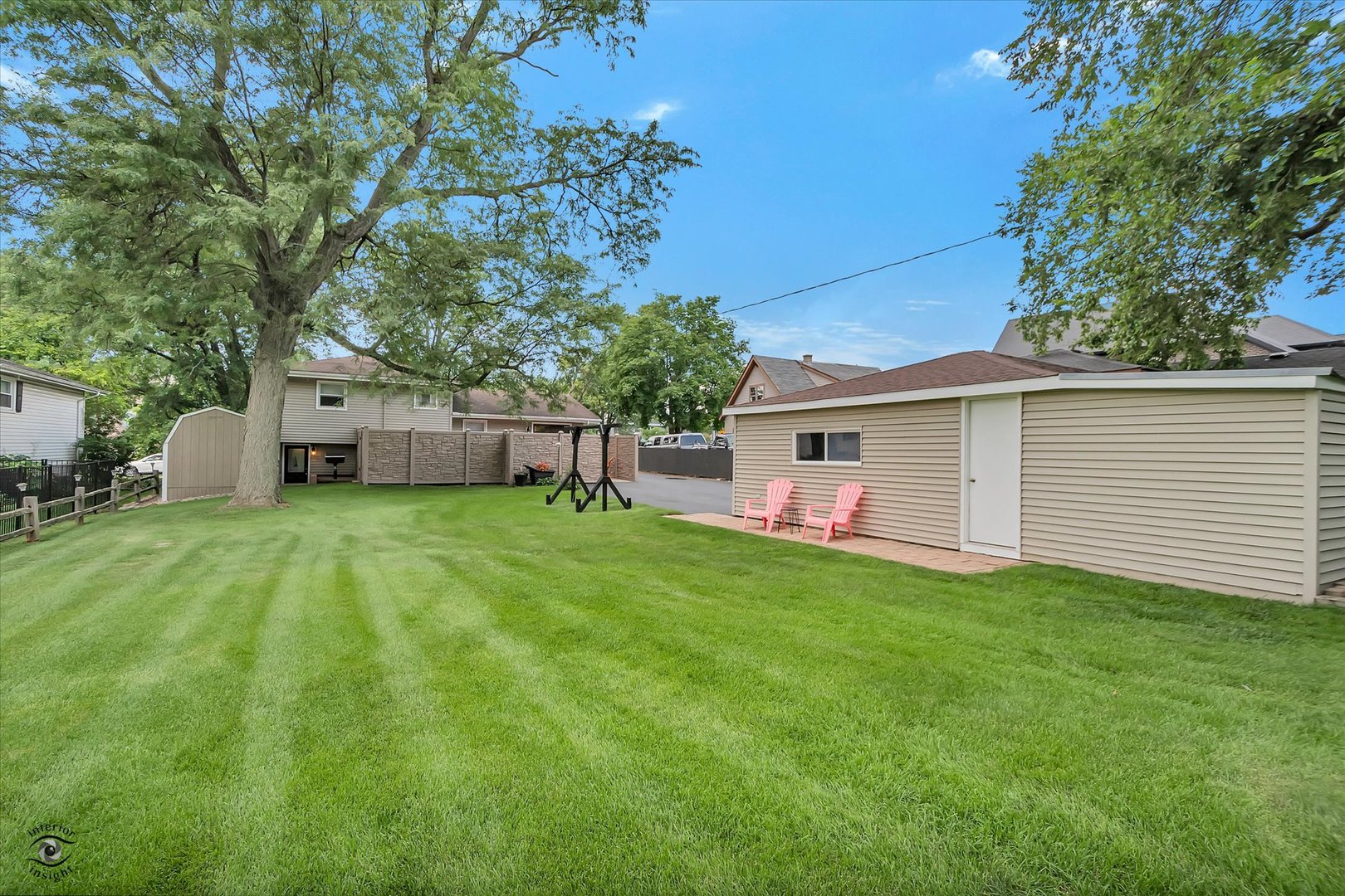 5915 Pershing Avenue, Downers Grove, IL 60516