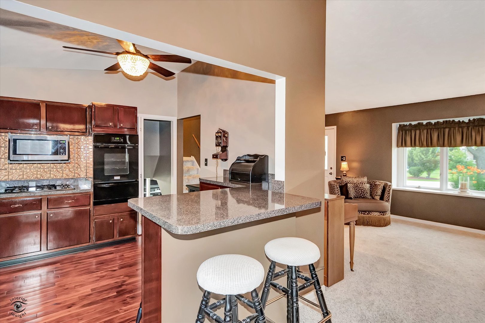 5915 Pershing Avenue, Downers Grove, IL 60516