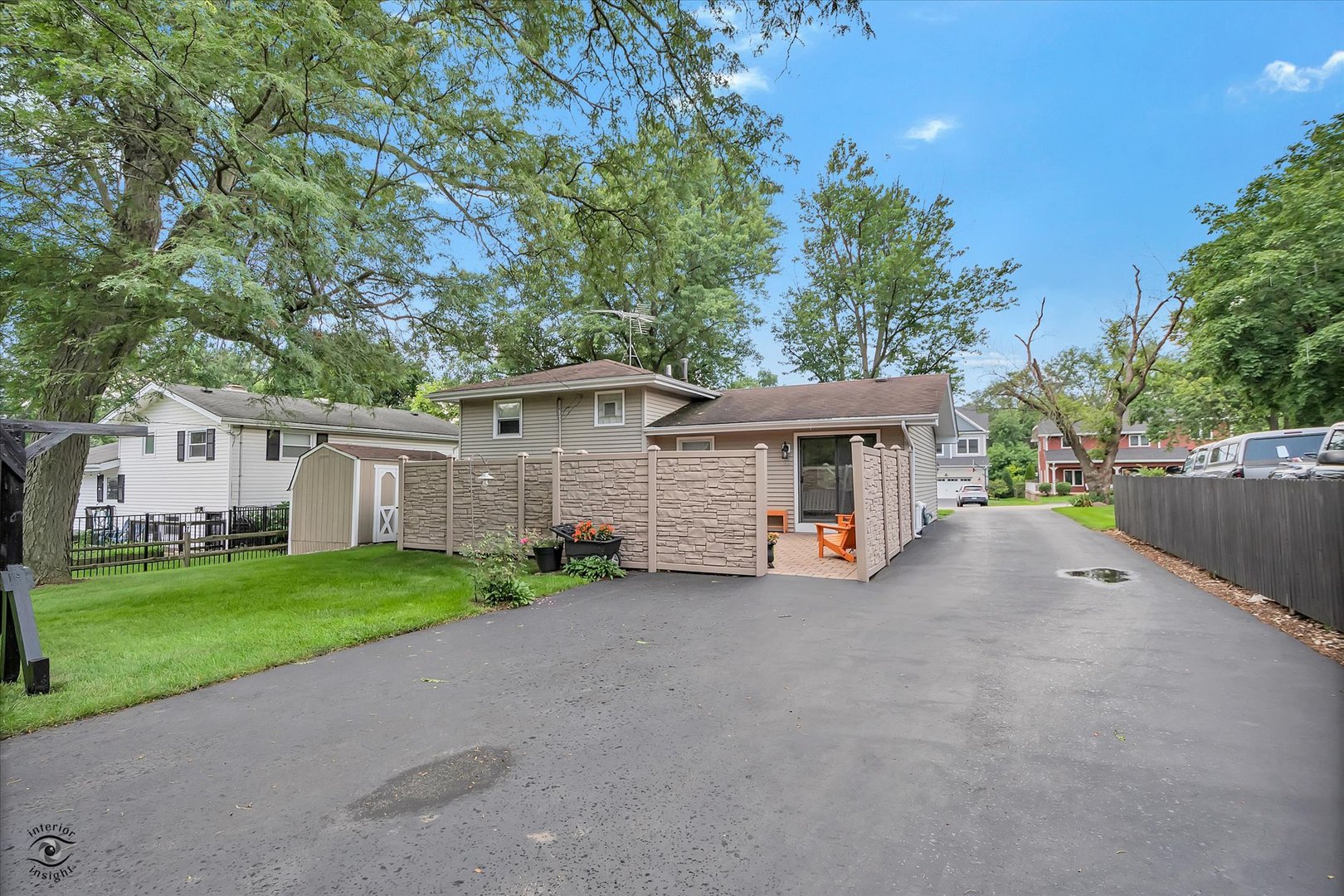 5915 Pershing Avenue, Downers Grove, IL 60516