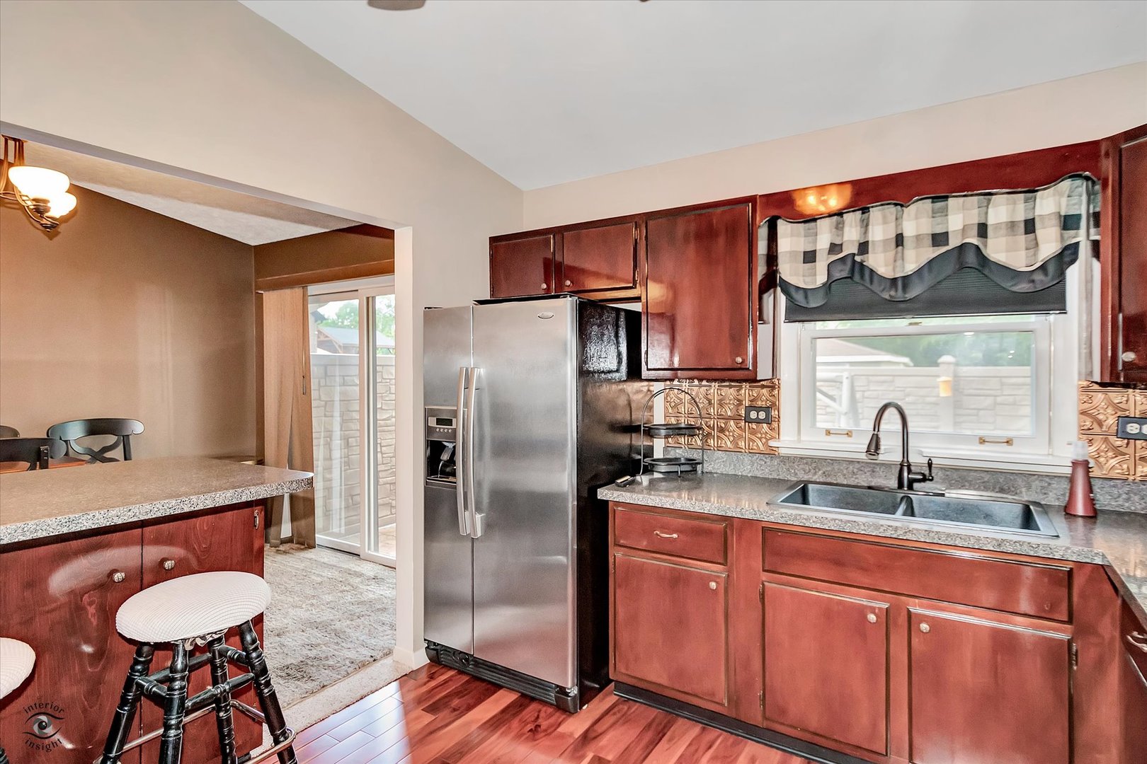 5915 Pershing Avenue, Downers Grove, IL 60516