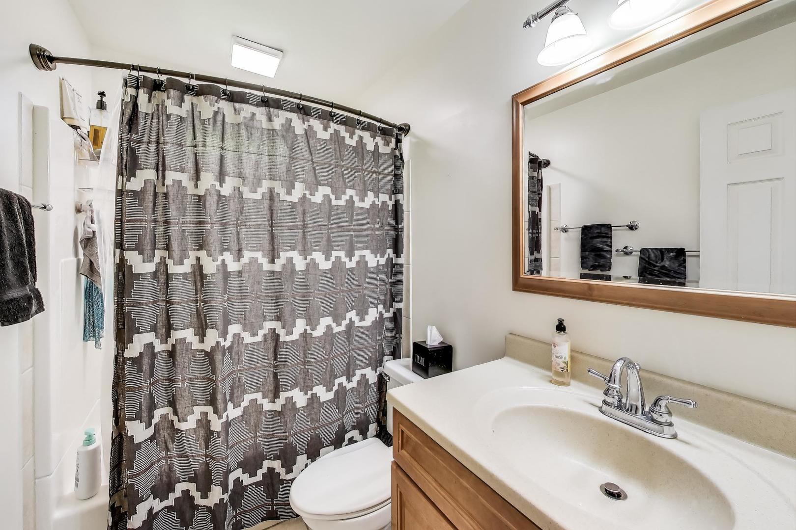 642 Adobe Court, Carol Stream, IL 60188