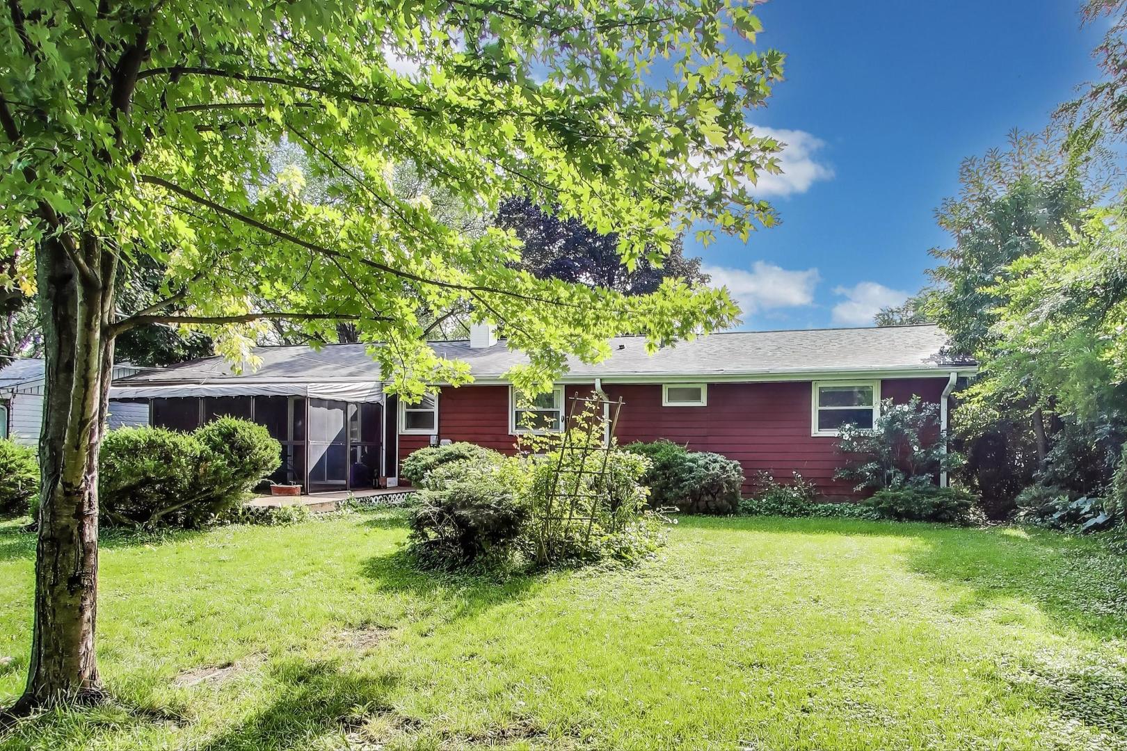 642 Adobe Court, Carol Stream, IL 60188