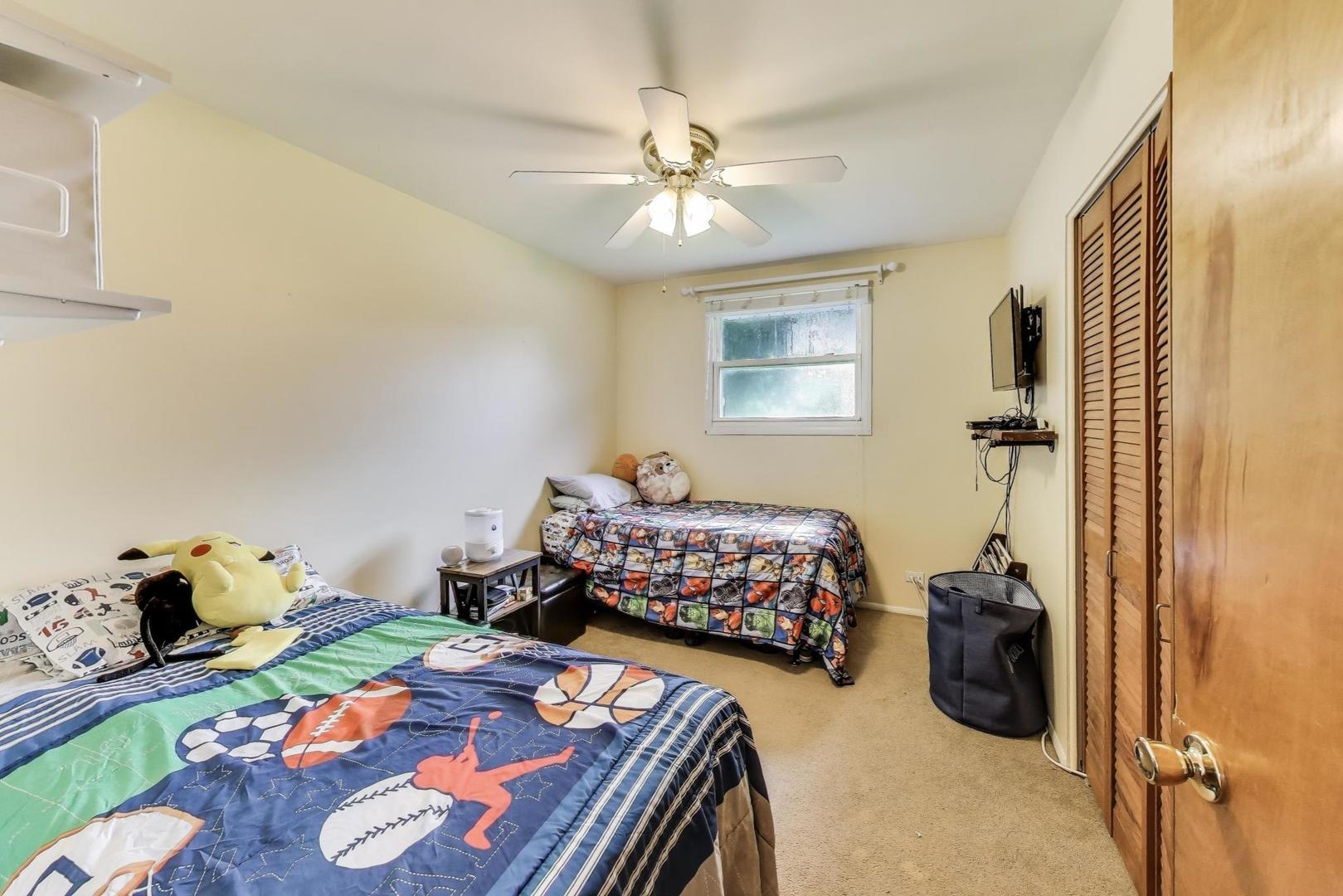 642 Adobe Court, Carol Stream, IL 60188
