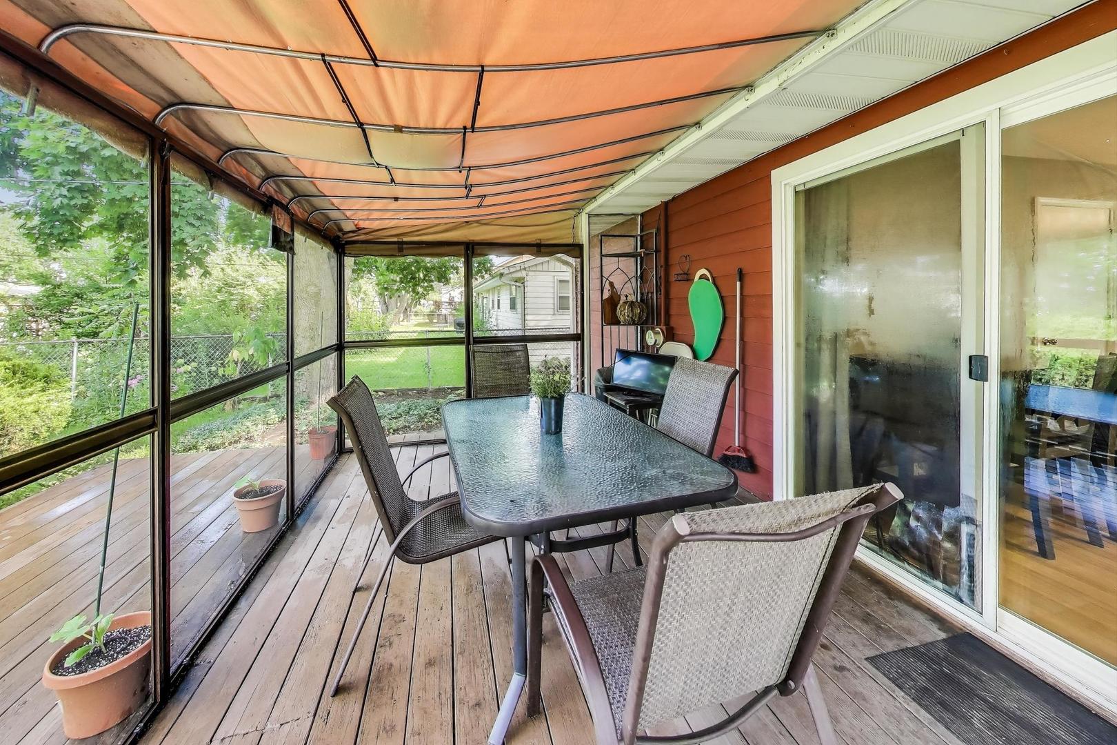 642 Adobe Court, Carol Stream, IL 60188