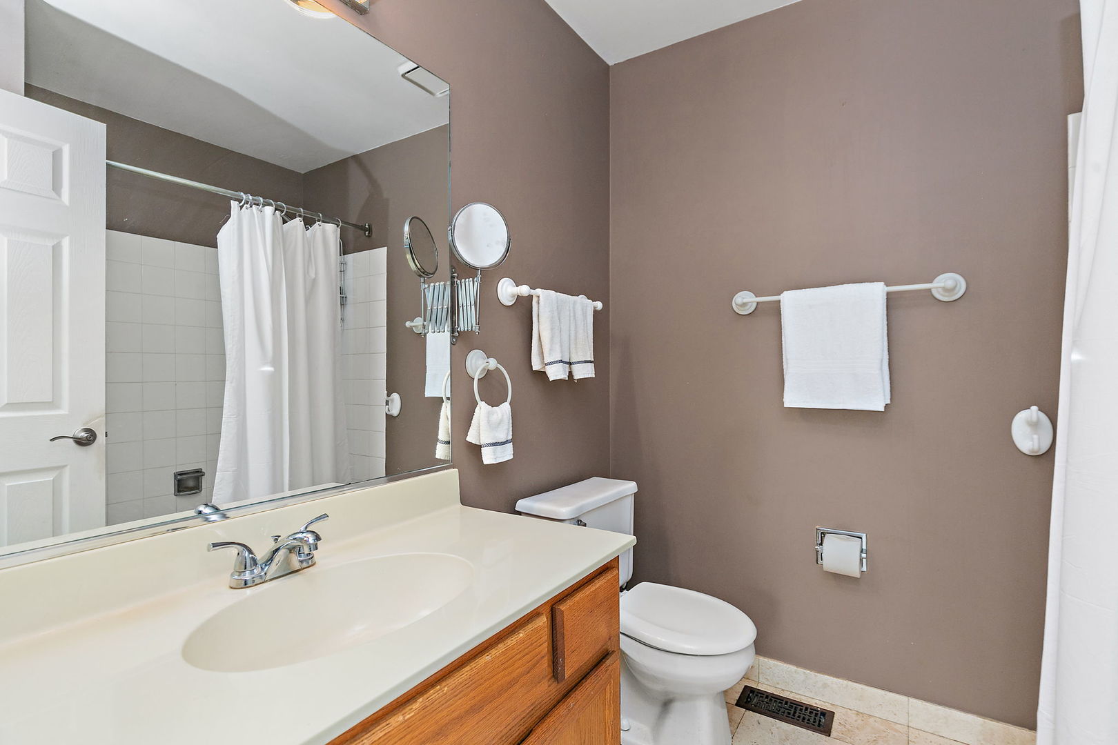 2138 Green Bridge Lane, Hanover Park, IL 60133