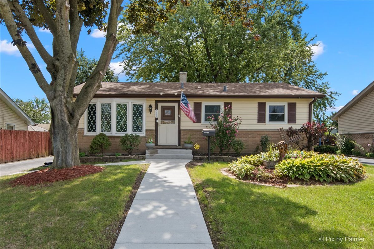 539 W Rose Avenue, Addison, IL 60101