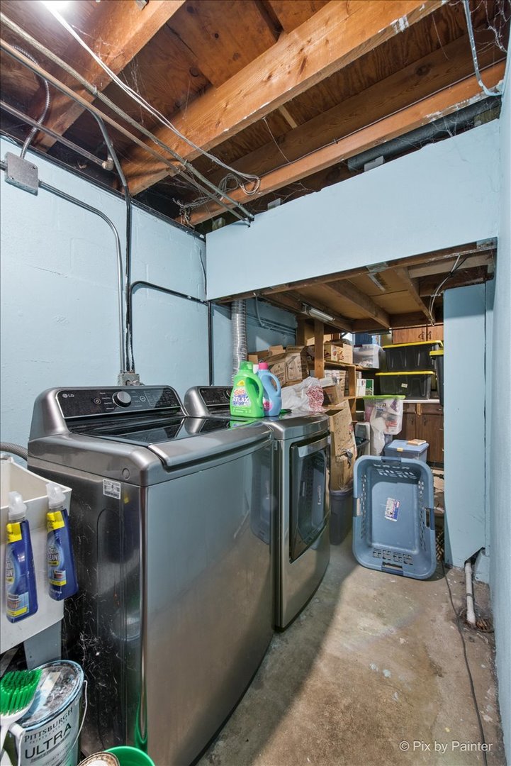 539 W Rose Avenue, Addison, IL 60101