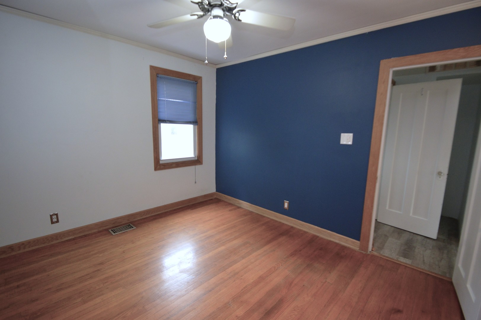 1529 N 33rd Avenue, Melrose Park, IL 60160