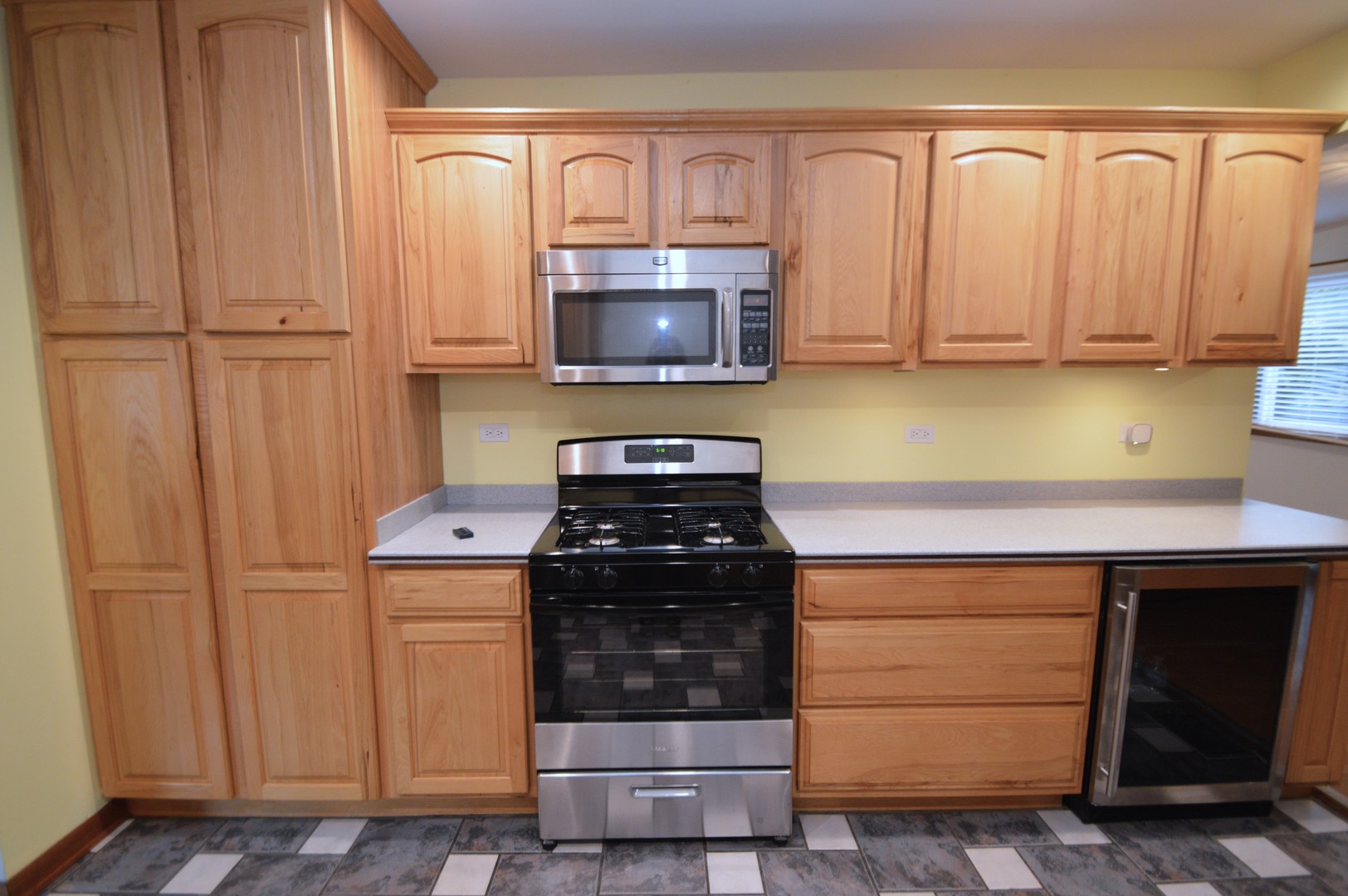 1529 N 33rd Avenue, Melrose Park, IL 60160