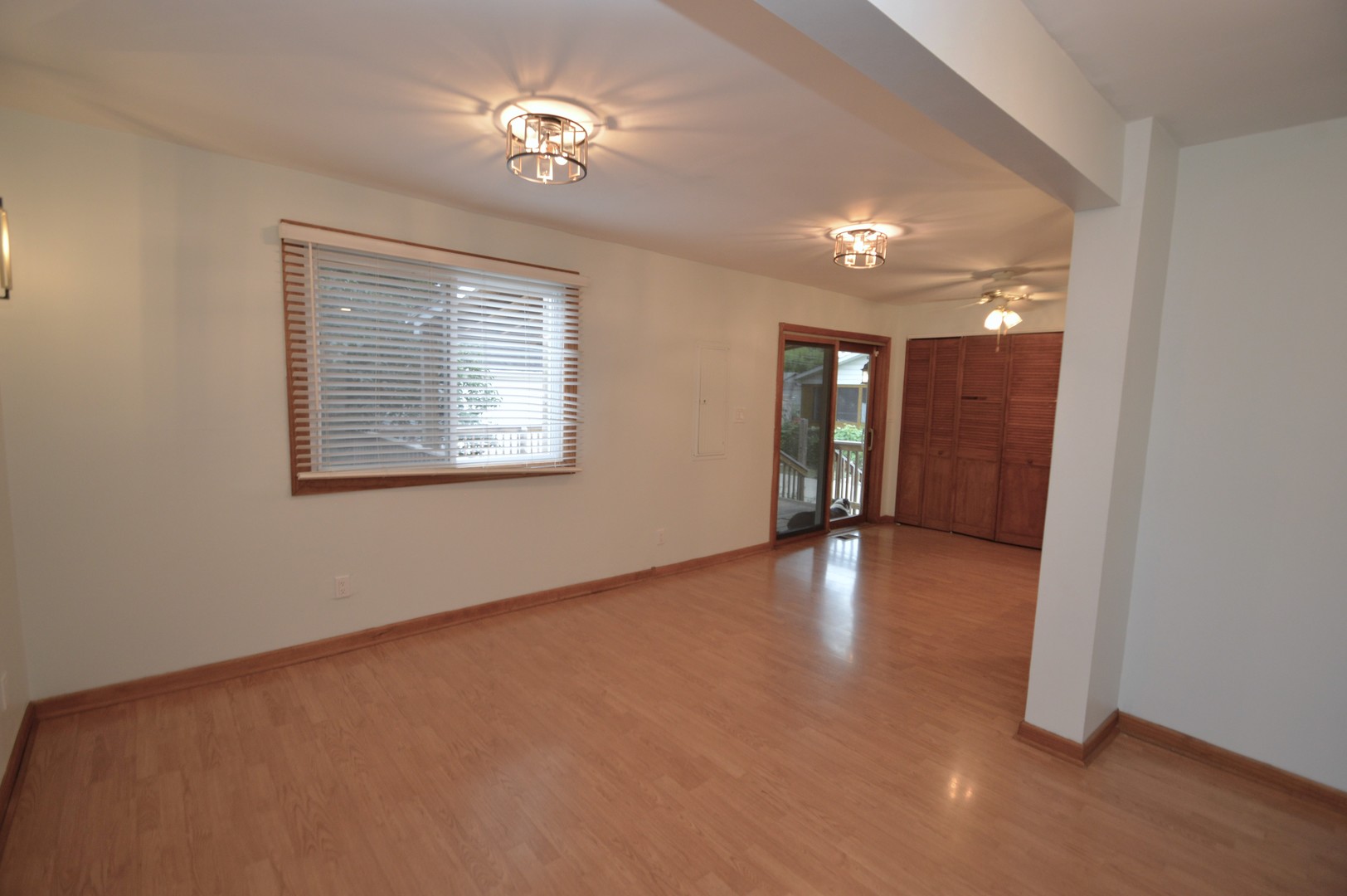 1529 N 33rd Avenue, Melrose Park, IL 60160