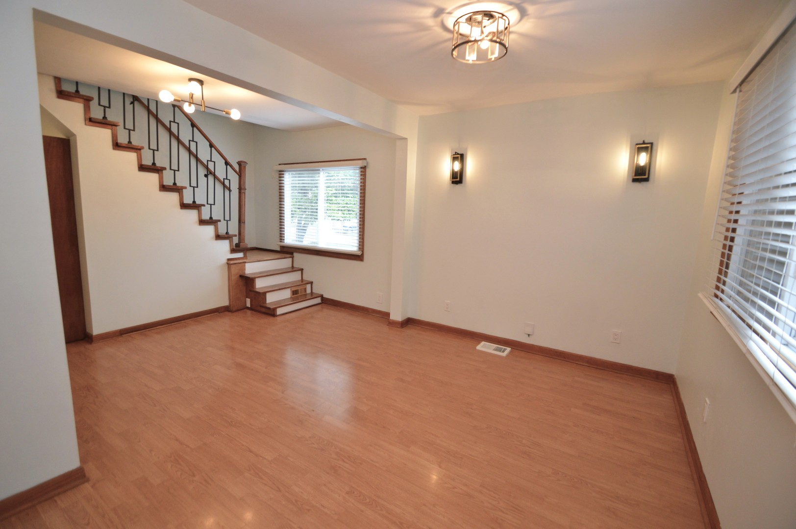 1529 N 33rd Avenue, Melrose Park, IL 60160