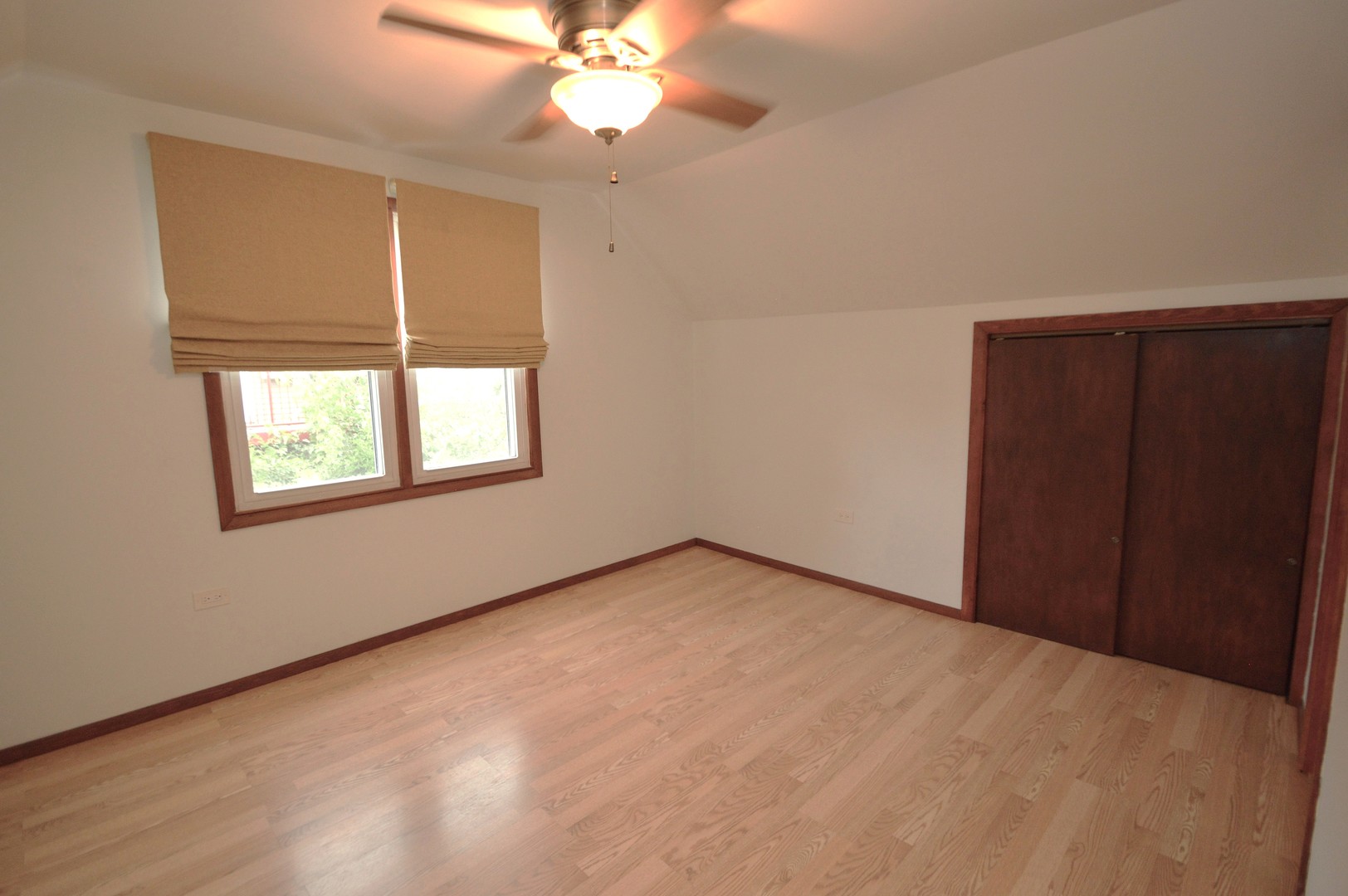 1529 N 33rd Avenue, Melrose Park, IL 60160