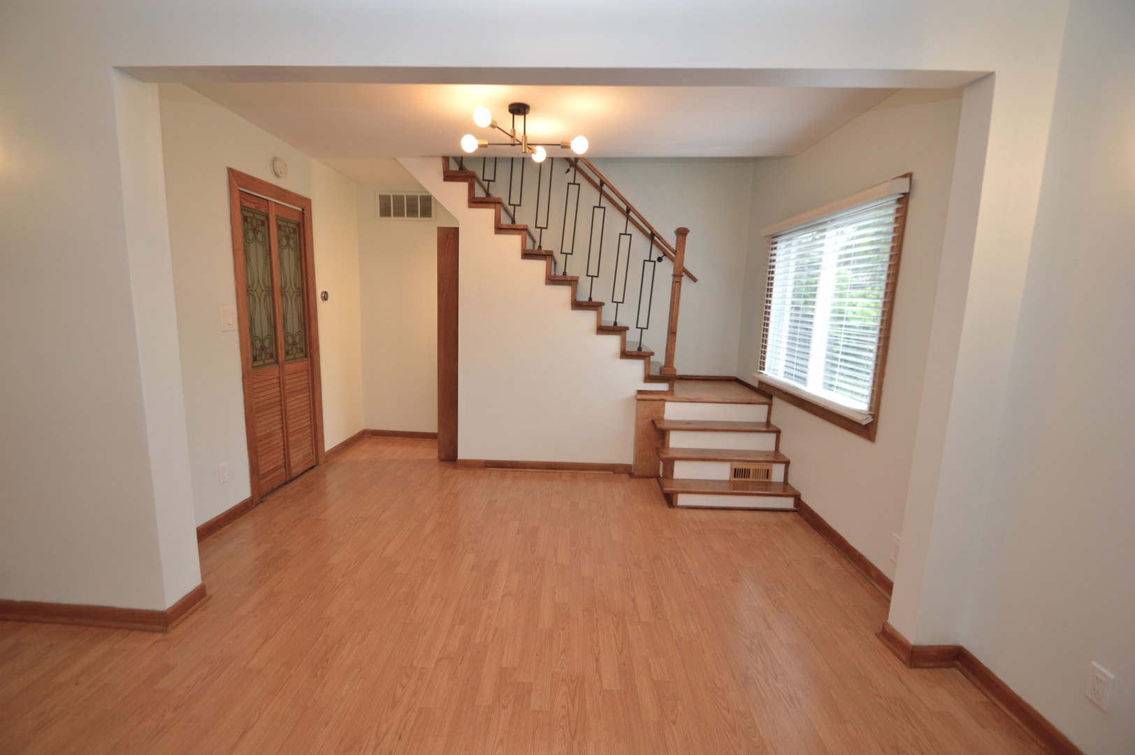 1529 N 33rd Avenue, Melrose Park, IL 60160