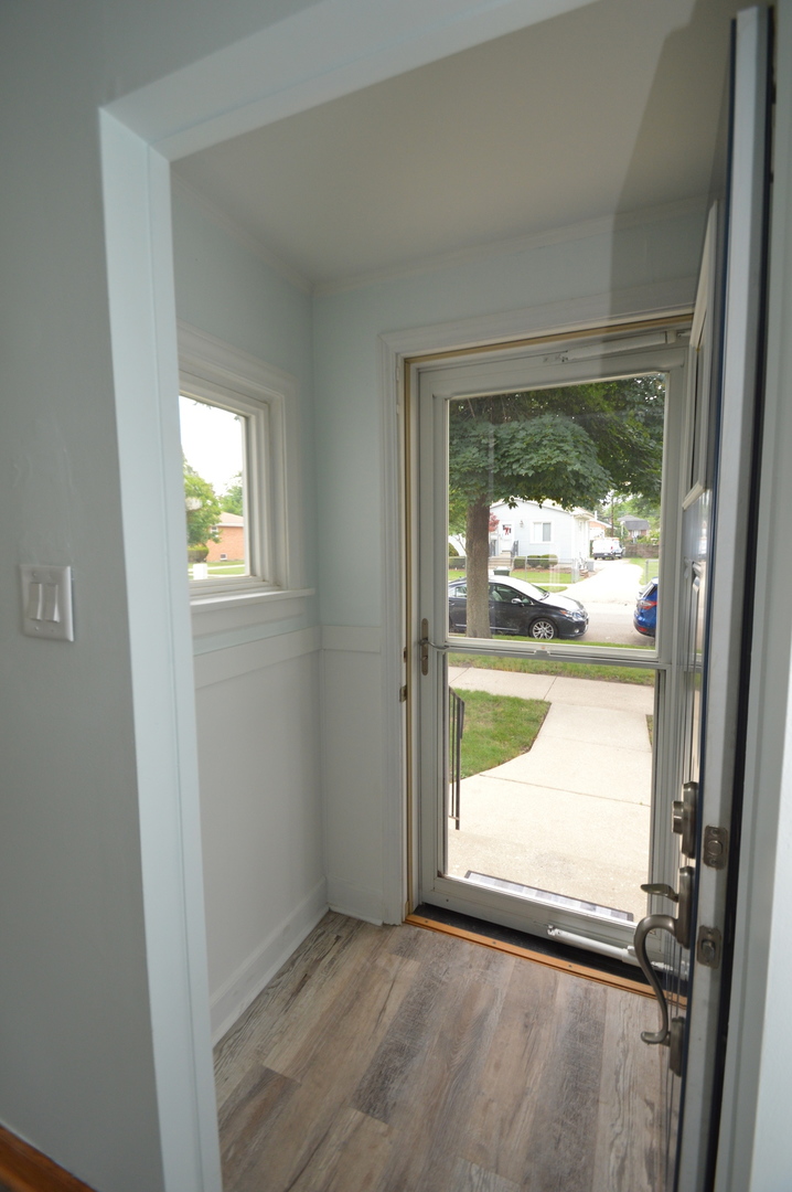 1529 N 33rd Avenue, Melrose Park, IL 60160
