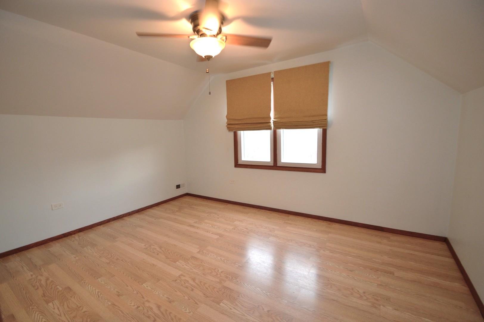 1529 N 33rd Avenue, Melrose Park, IL 60160