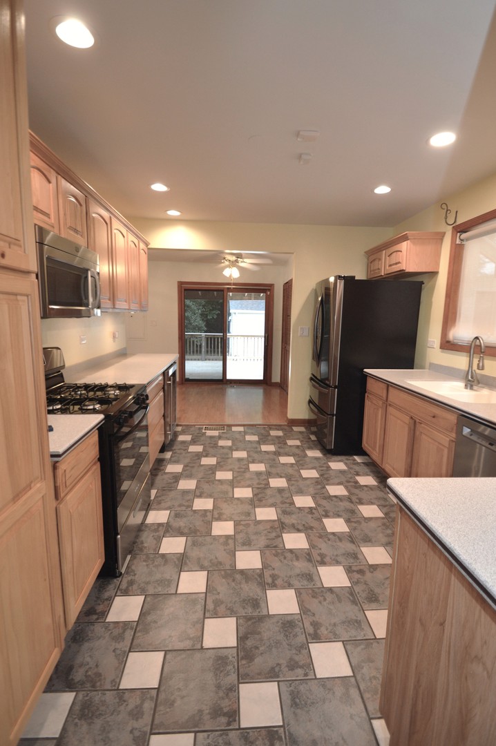 1529 N 33rd Avenue, Melrose Park, IL 60160