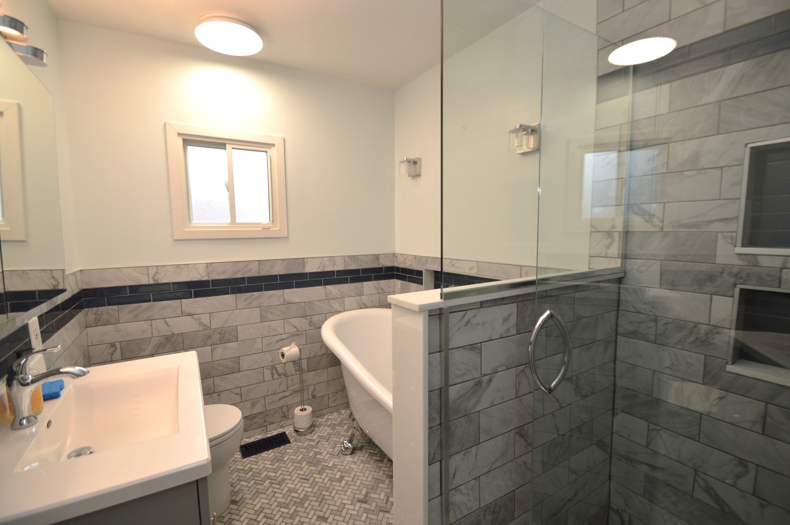 1529 N 33rd Avenue, Melrose Park, IL 60160