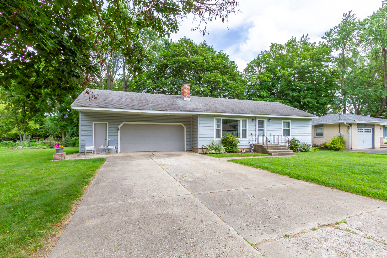 285 Illinois Street, Crystal Lake, IL 60014