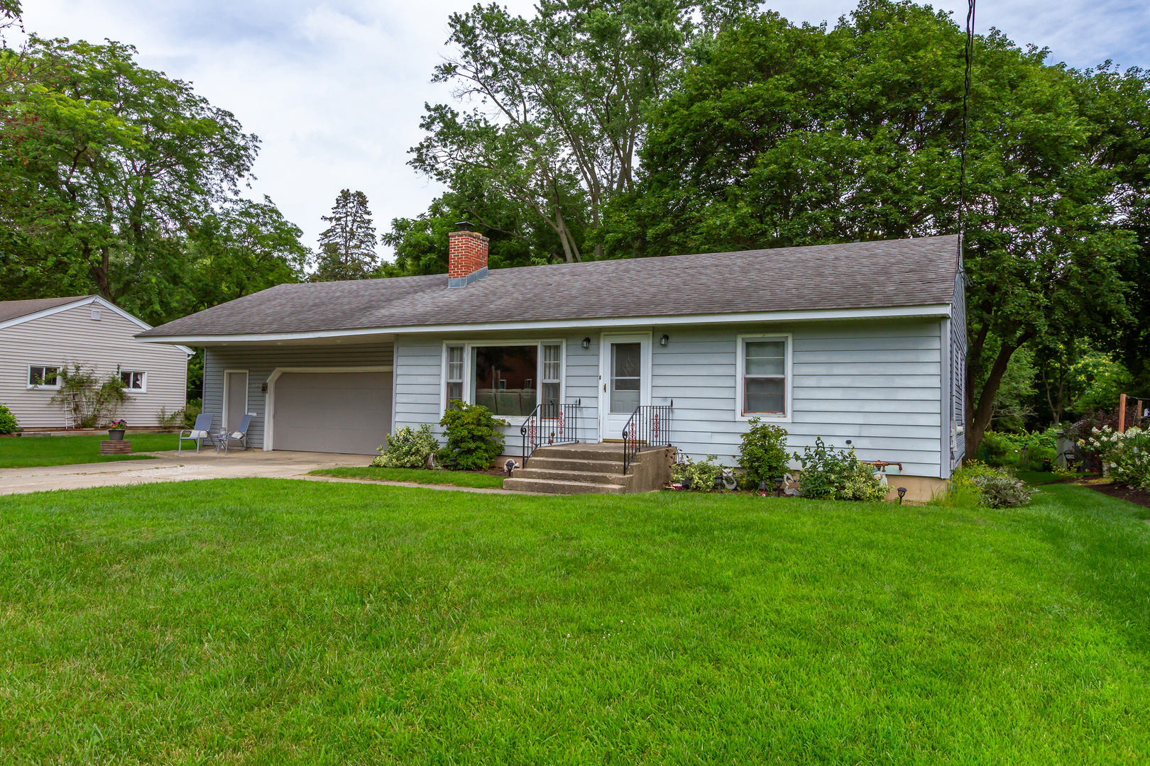 285 Illinois Street, Crystal Lake, IL 60014