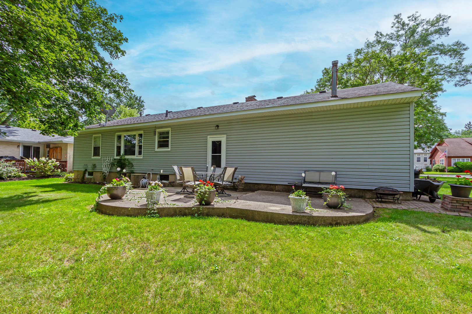 285 Illinois Street, Crystal Lake, IL 60014