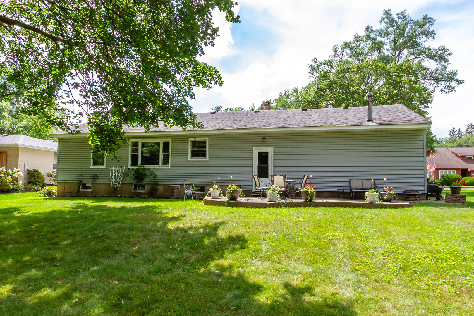 285 Illinois Street, Crystal Lake, IL 60014