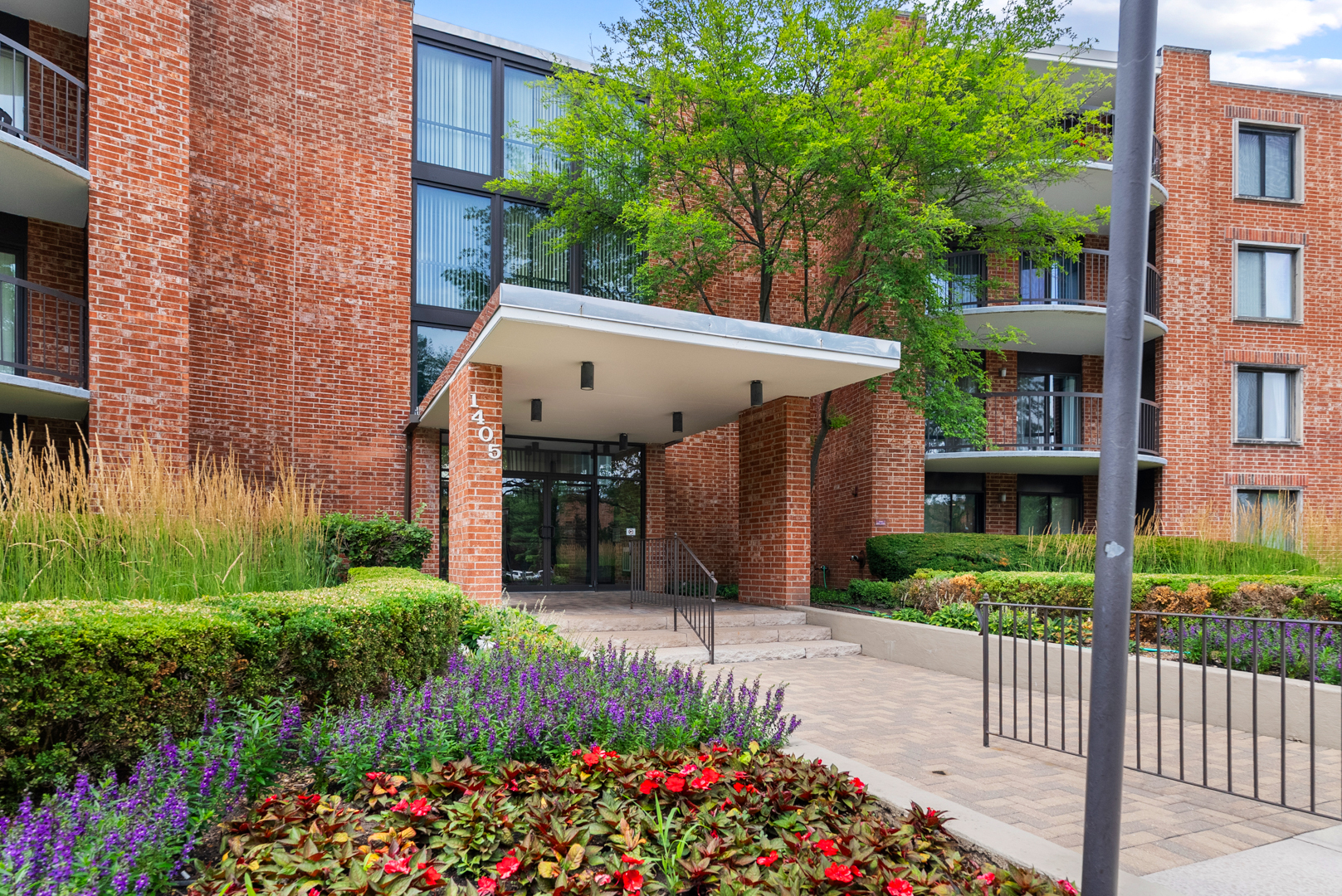 1405 E Central Road #110B, Arlington Heights, IL 60005