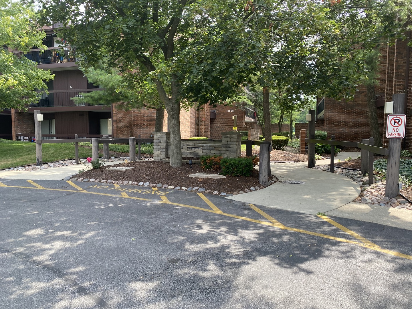 14505 Central Court #G-3, Oak Forest, IL 60452