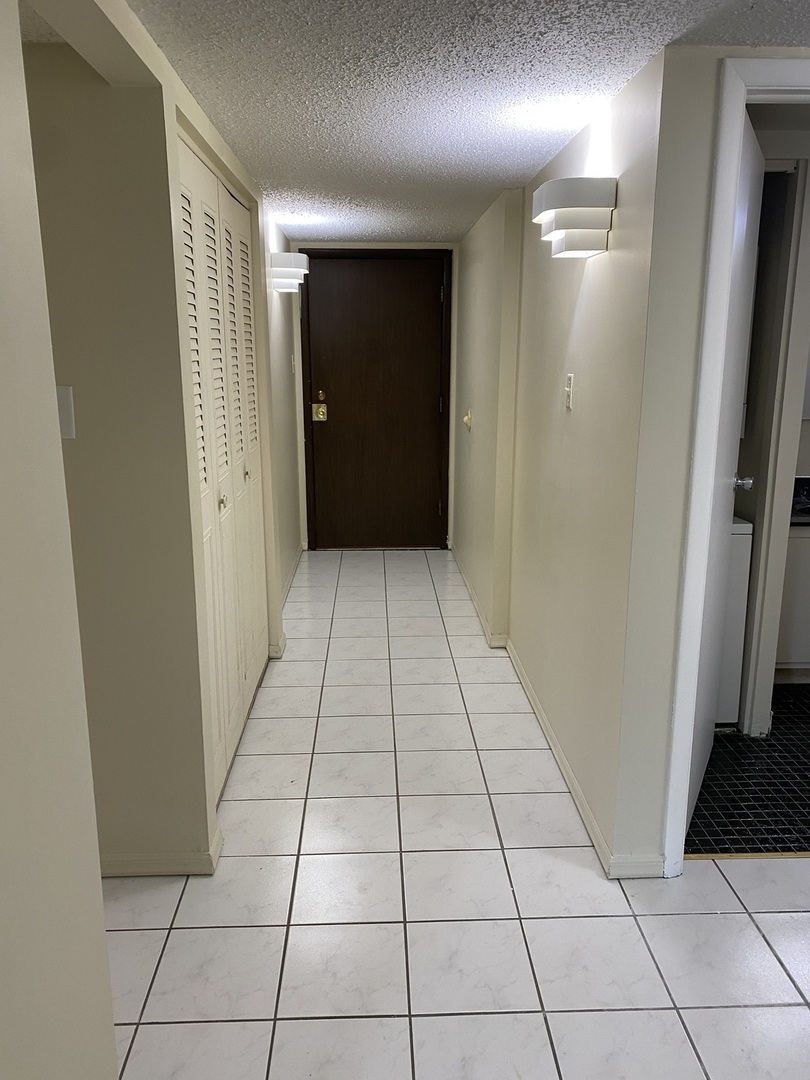 14505 Central Court #G-3, Oak Forest, IL 60452
