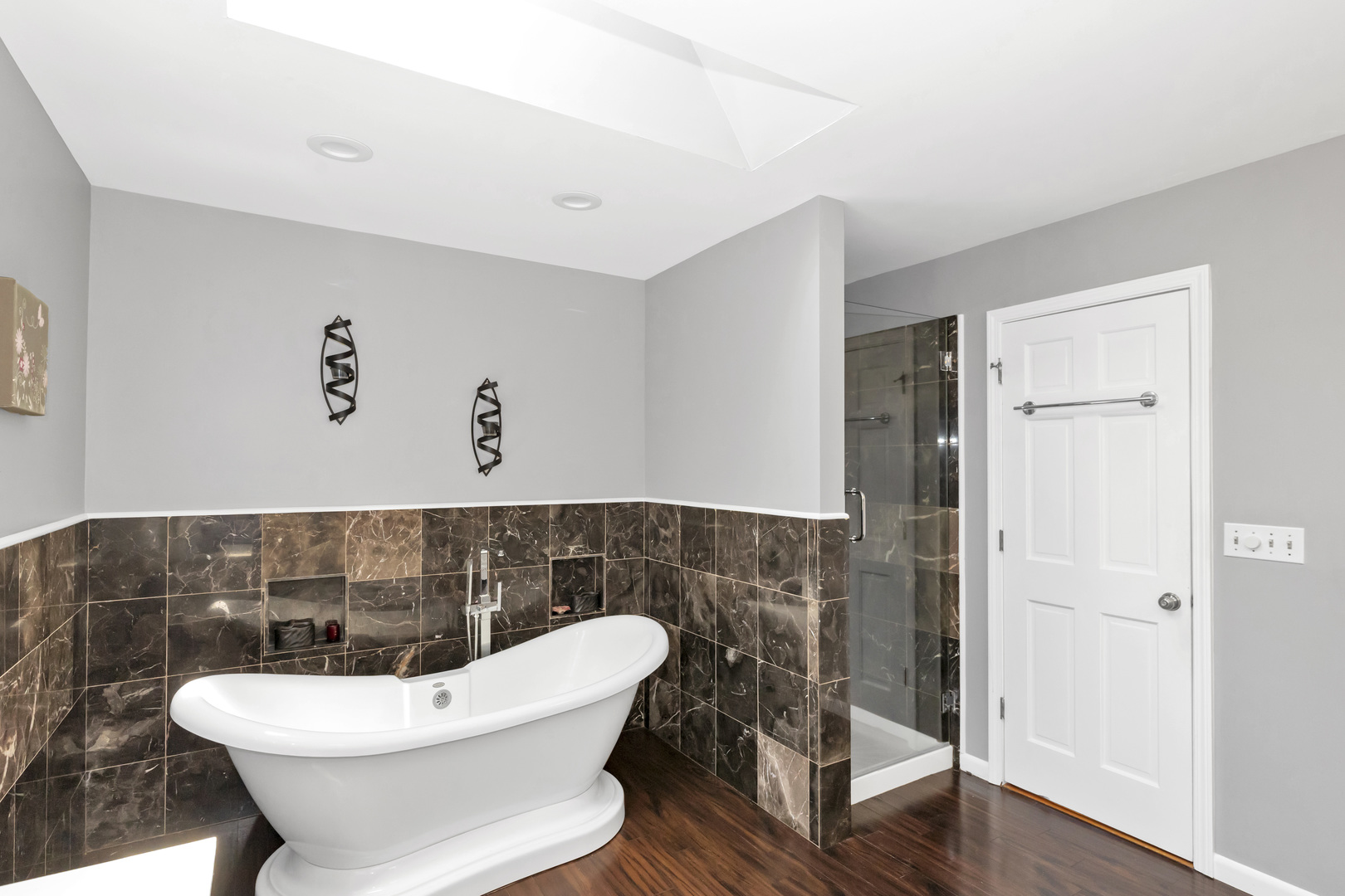 214 Darien Court, Sleepy Hollow, IL 60118