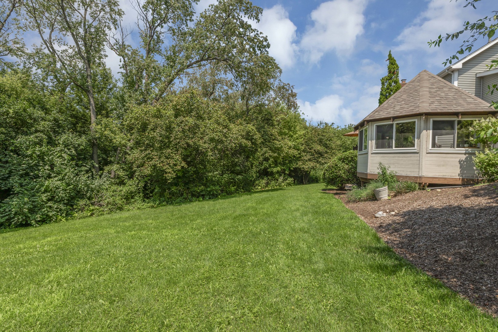 214 Darien Court, Sleepy Hollow, IL 60118