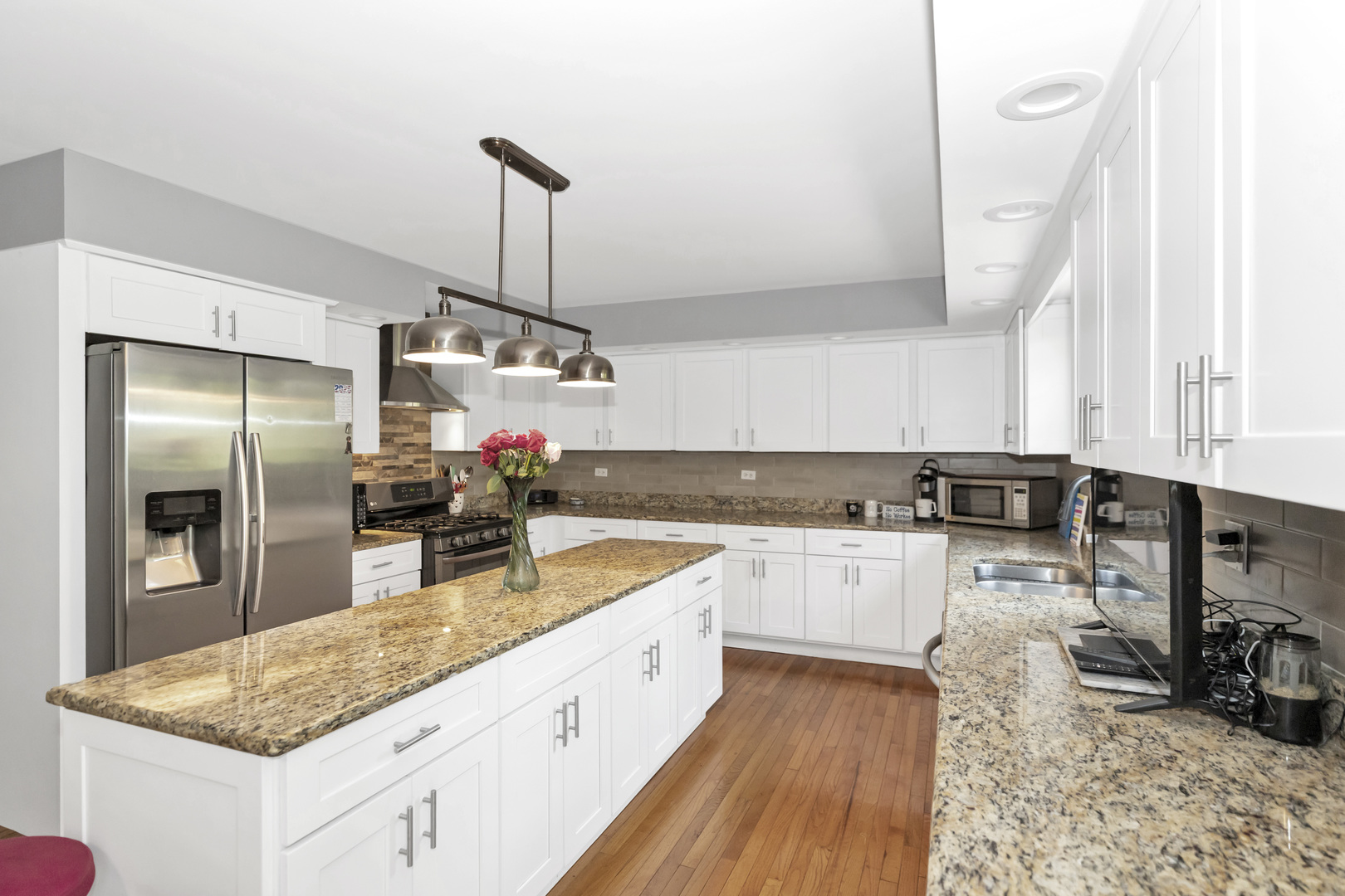 214 Darien Court, Sleepy Hollow, IL 60118