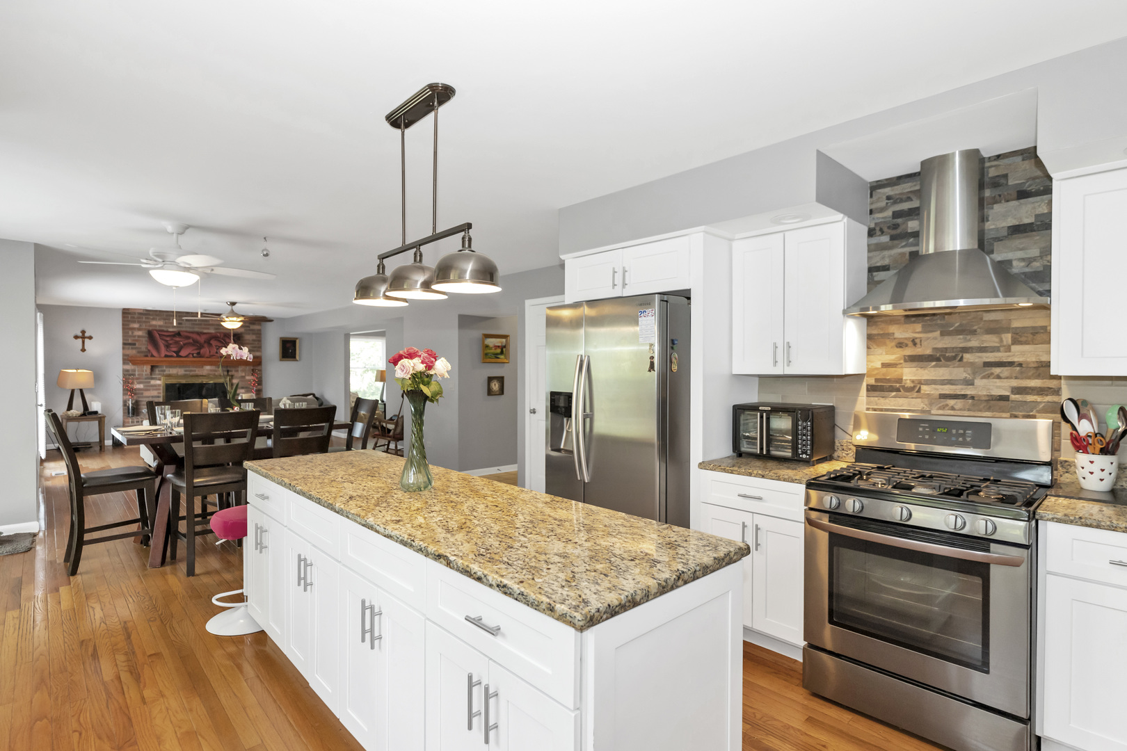 214 Darien Court, Sleepy Hollow, IL 60118