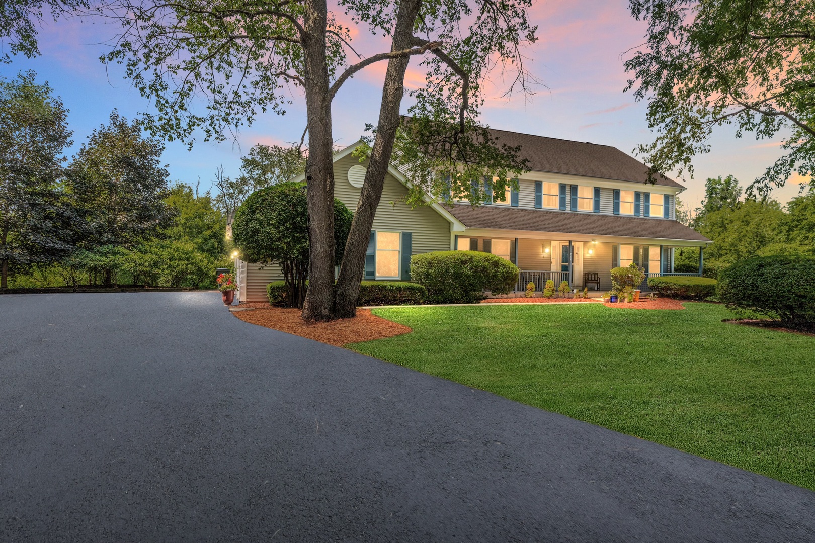 214 Darien Court, Sleepy Hollow, IL 60118
