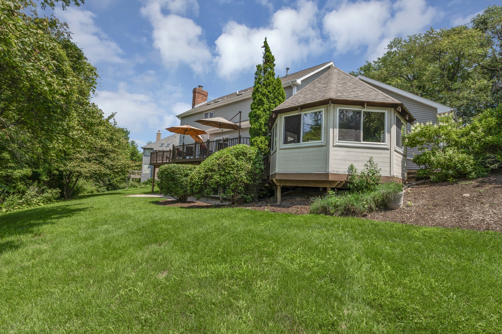 214 Darien Court, Sleepy Hollow, IL 60118