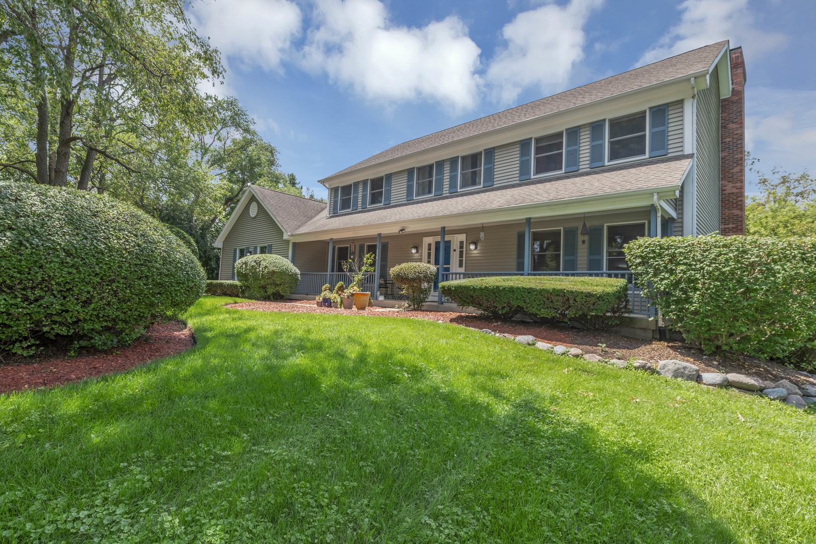 214 Darien Court, Sleepy Hollow, IL 60118