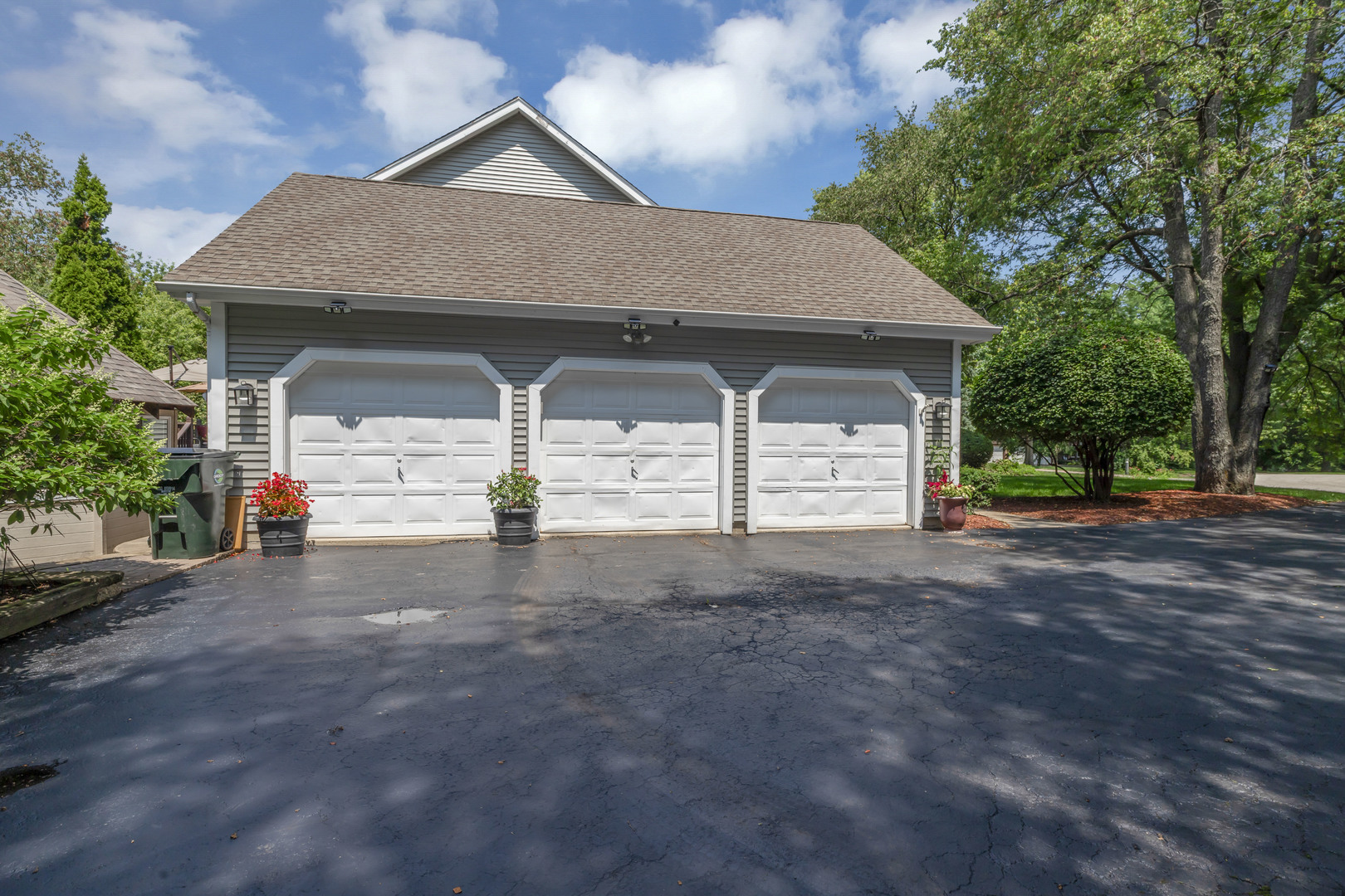 214 Darien Court, Sleepy Hollow, IL 60118