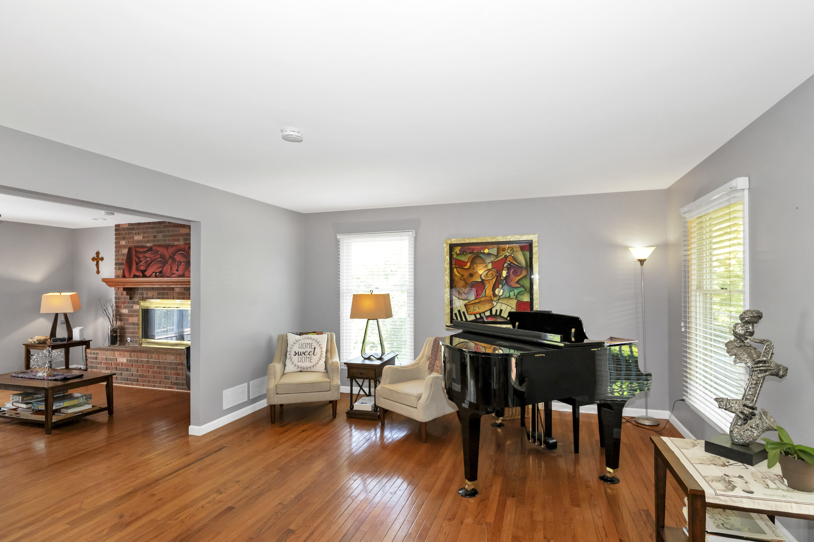 214 Darien Court, Sleepy Hollow, IL 60118