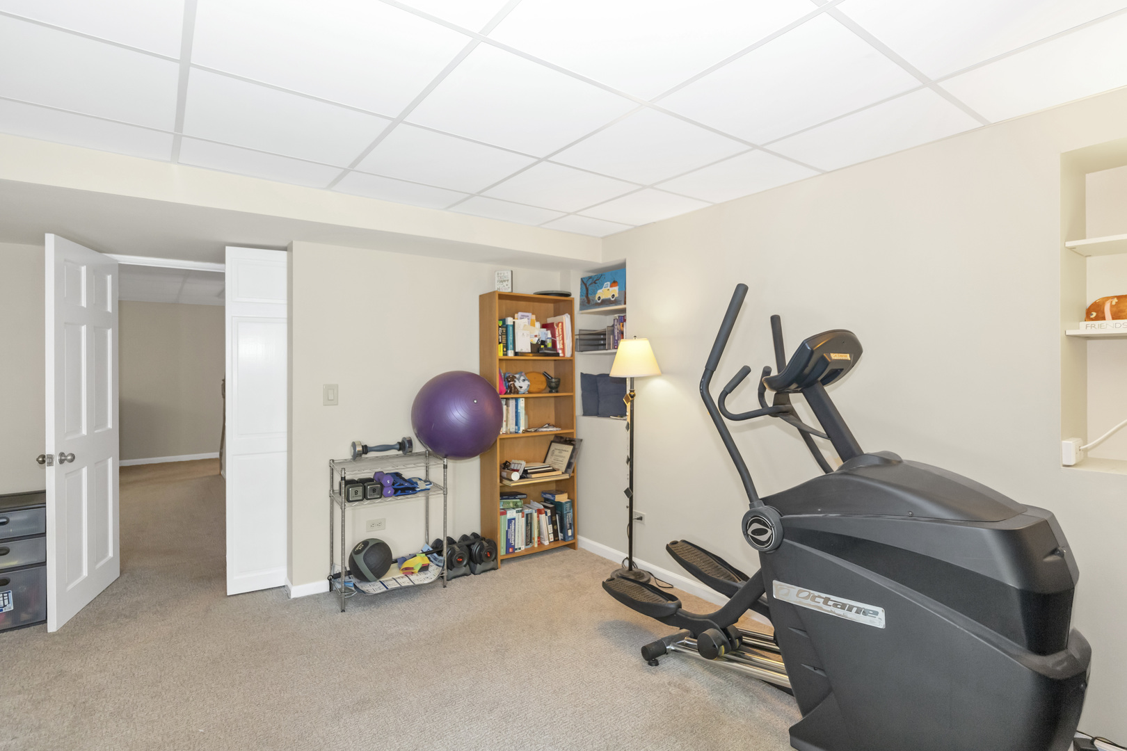214 Darien Court, Sleepy Hollow, IL 60118