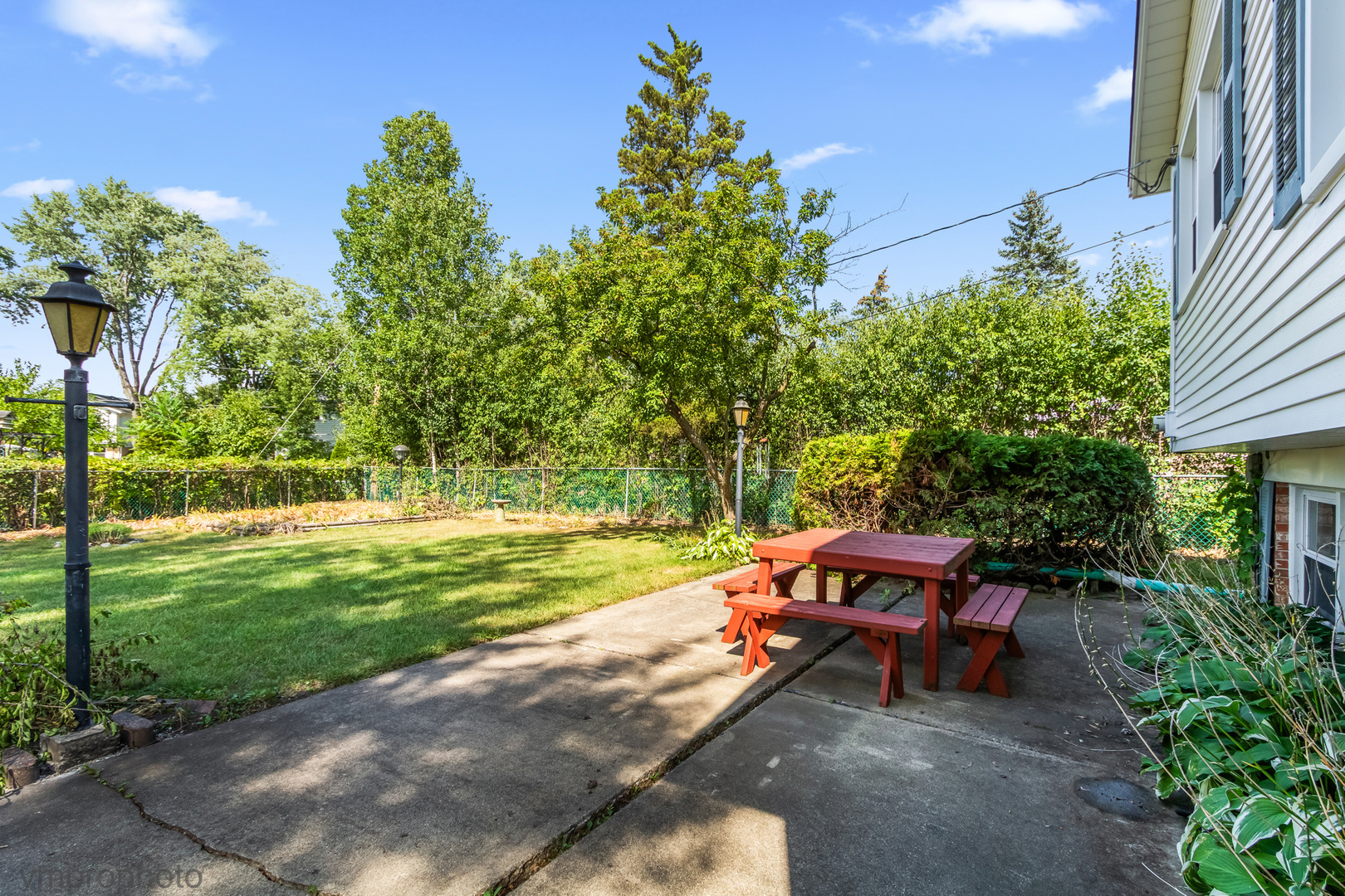 214 W Hintz Road, Arlington Heights, IL 60004