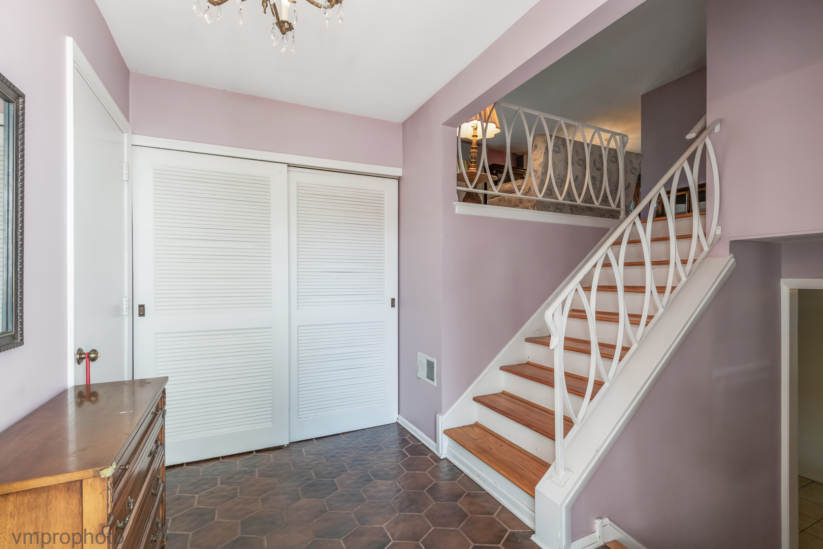 214 W Hintz Road, Arlington Heights, IL 60004