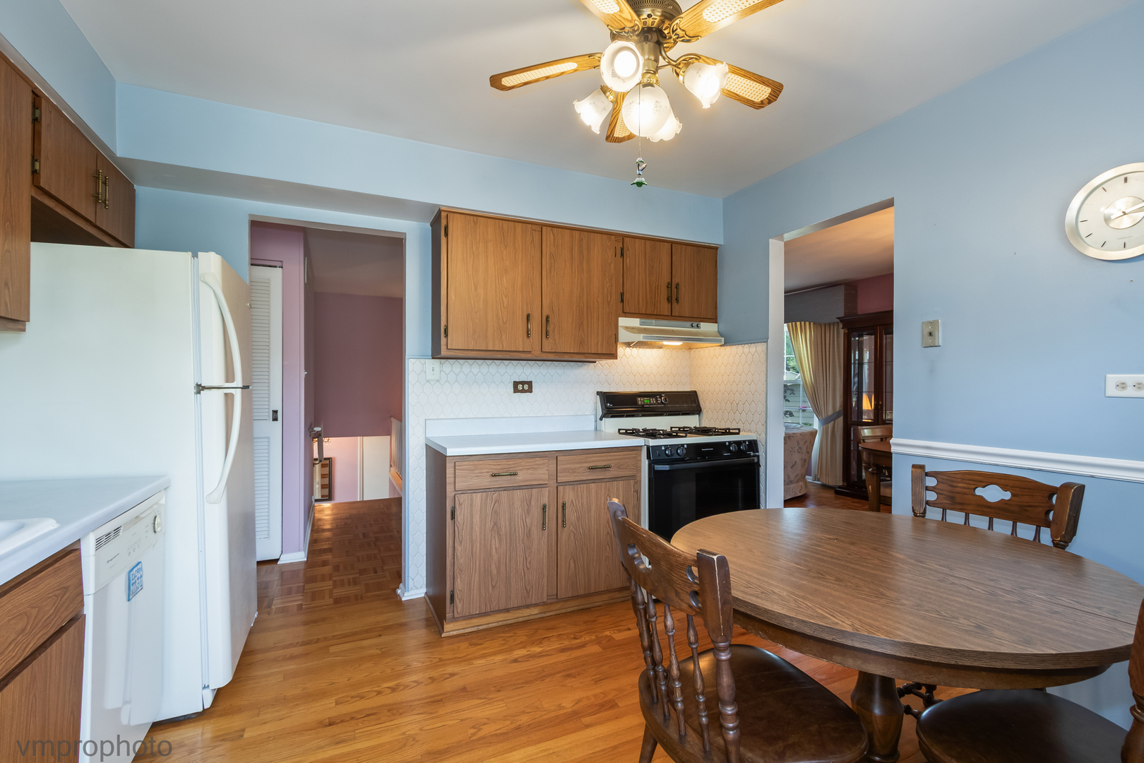 214 W Hintz Road, Arlington Heights, IL 60004
