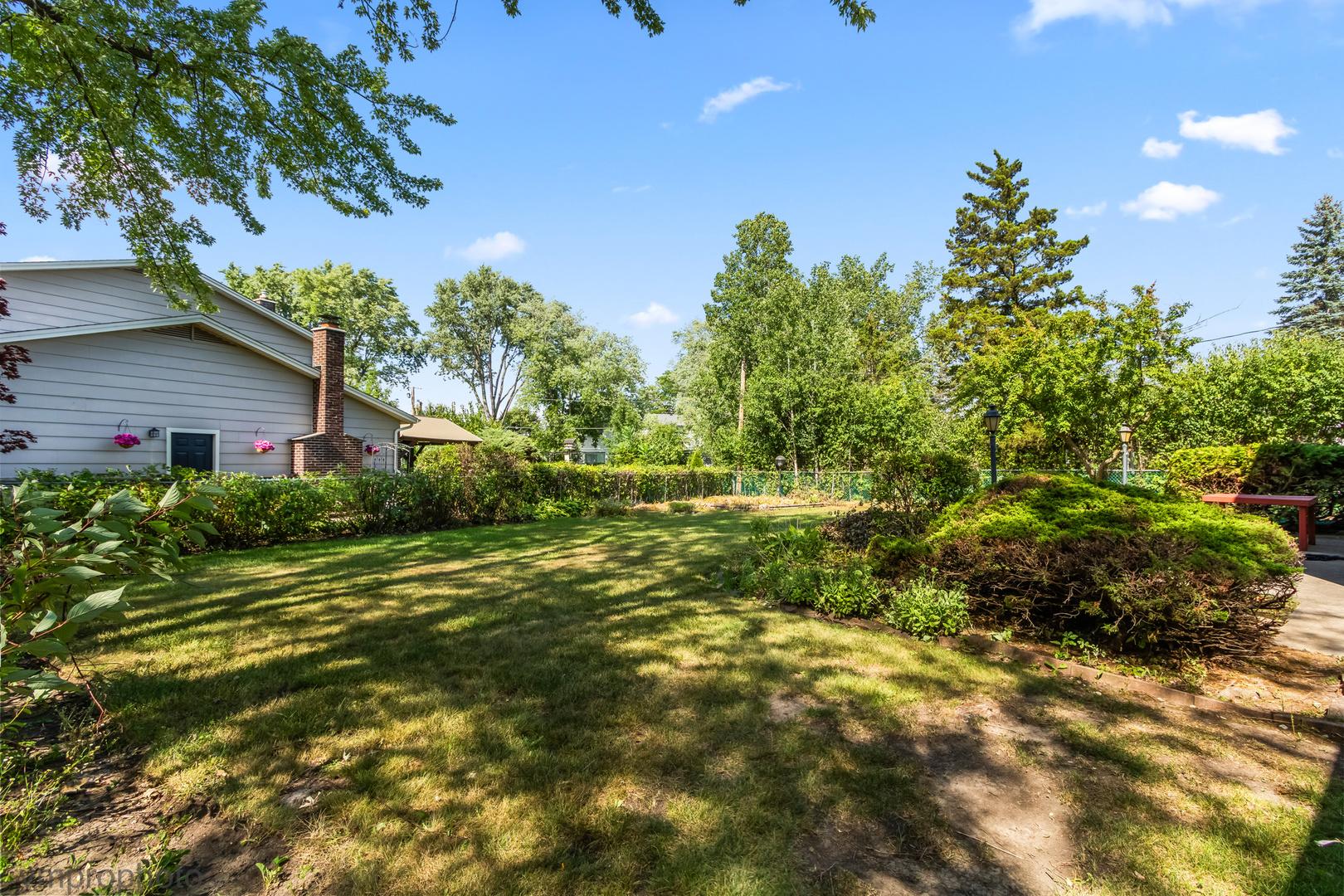 214 W Hintz Road, Arlington Heights, IL 60004
