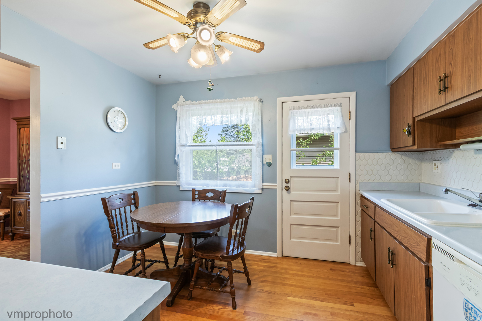 214 W Hintz Road, Arlington Heights, IL 60004