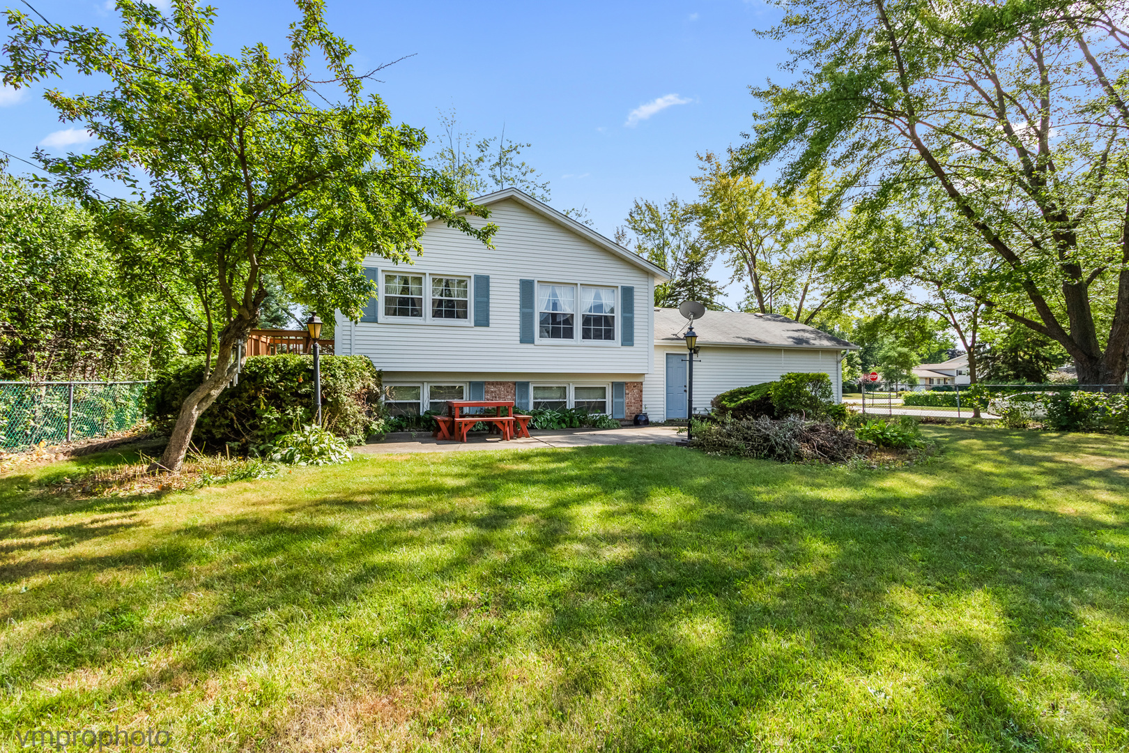 214 W Hintz Road, Arlington Heights, IL 60004