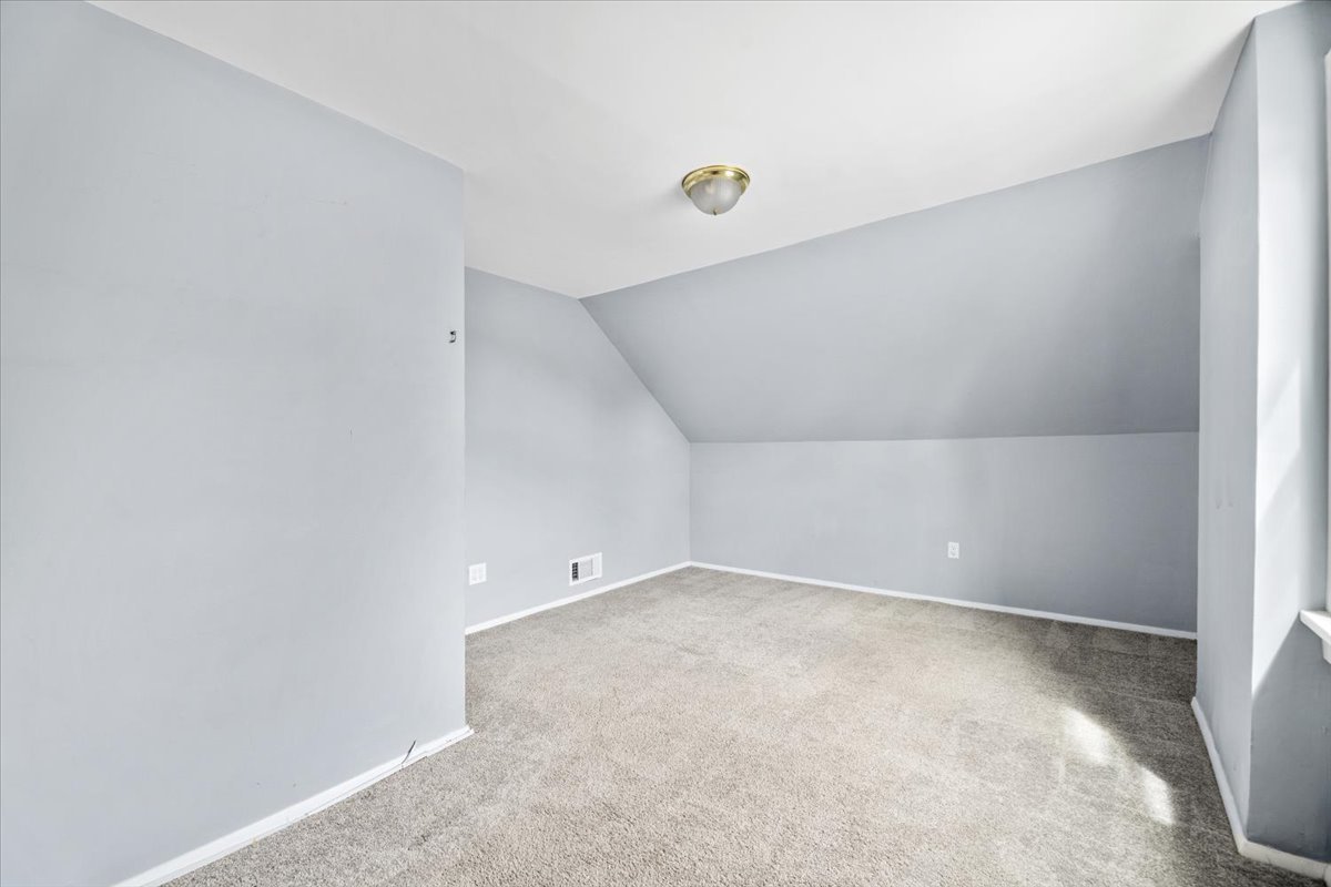 1030 Graceland Avenue, Des Plaines, IL 60016