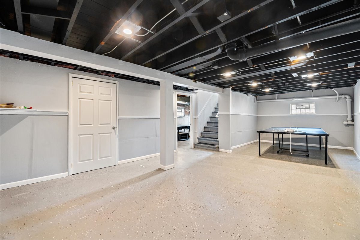 1030 Graceland Avenue, Des Plaines, IL 60016