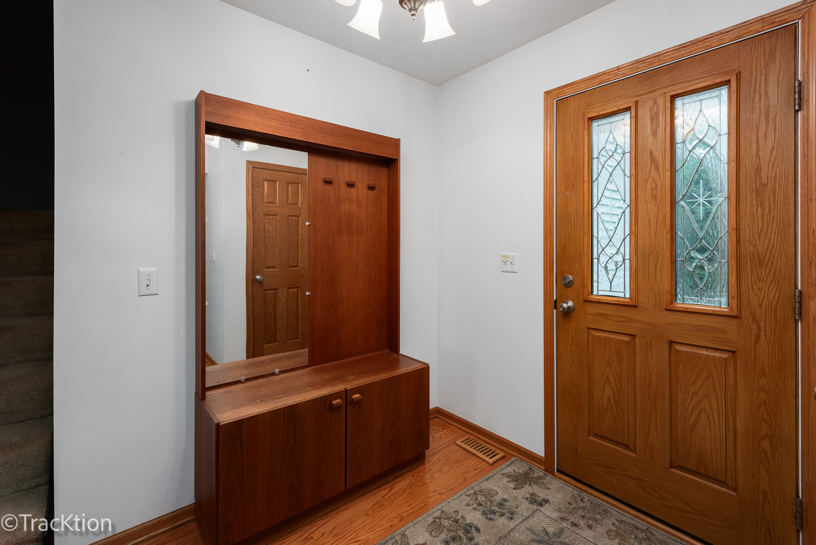 121 N Walnut Lane, Schaumburg, IL 60194