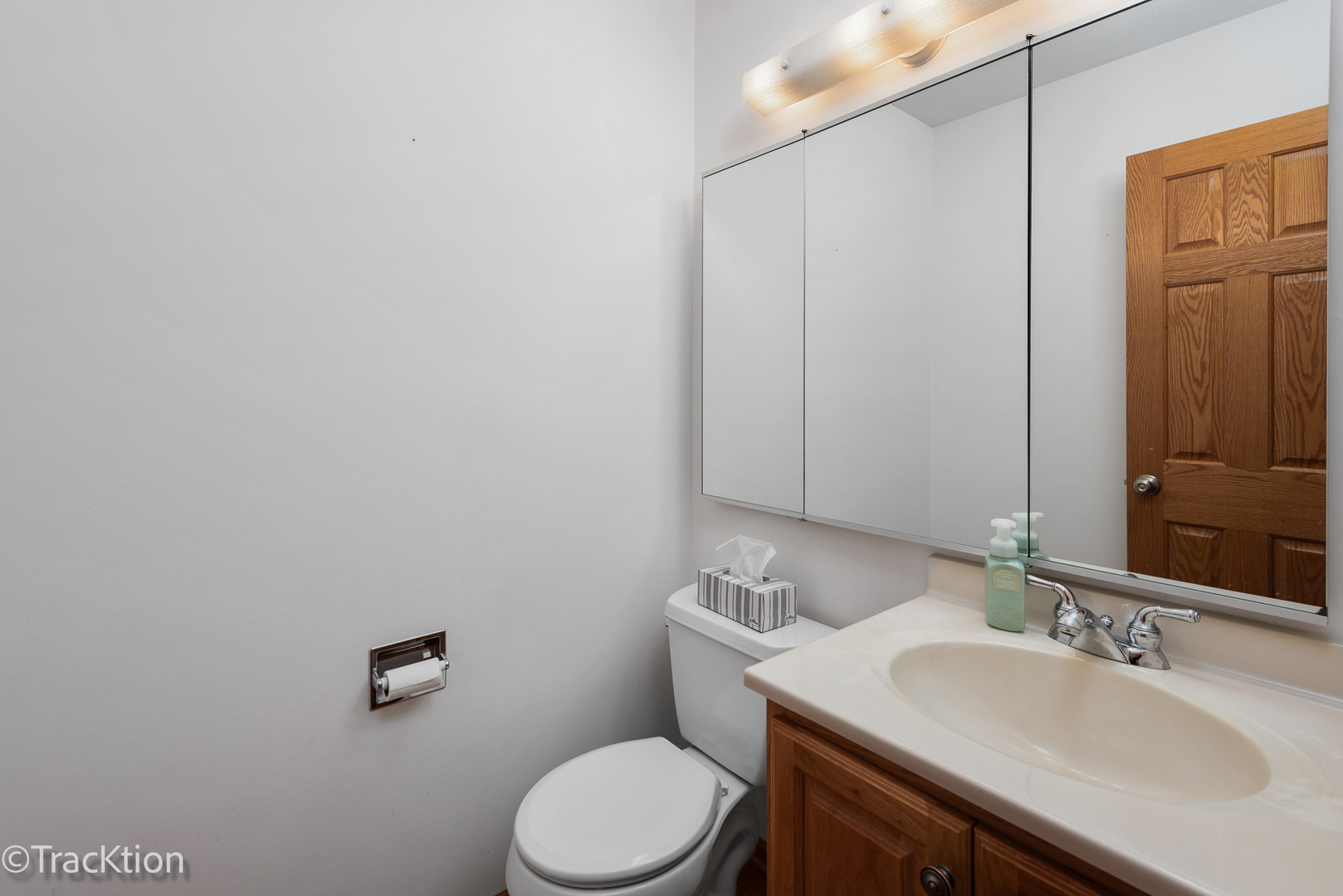 121 N Walnut Lane, Schaumburg, IL 60194