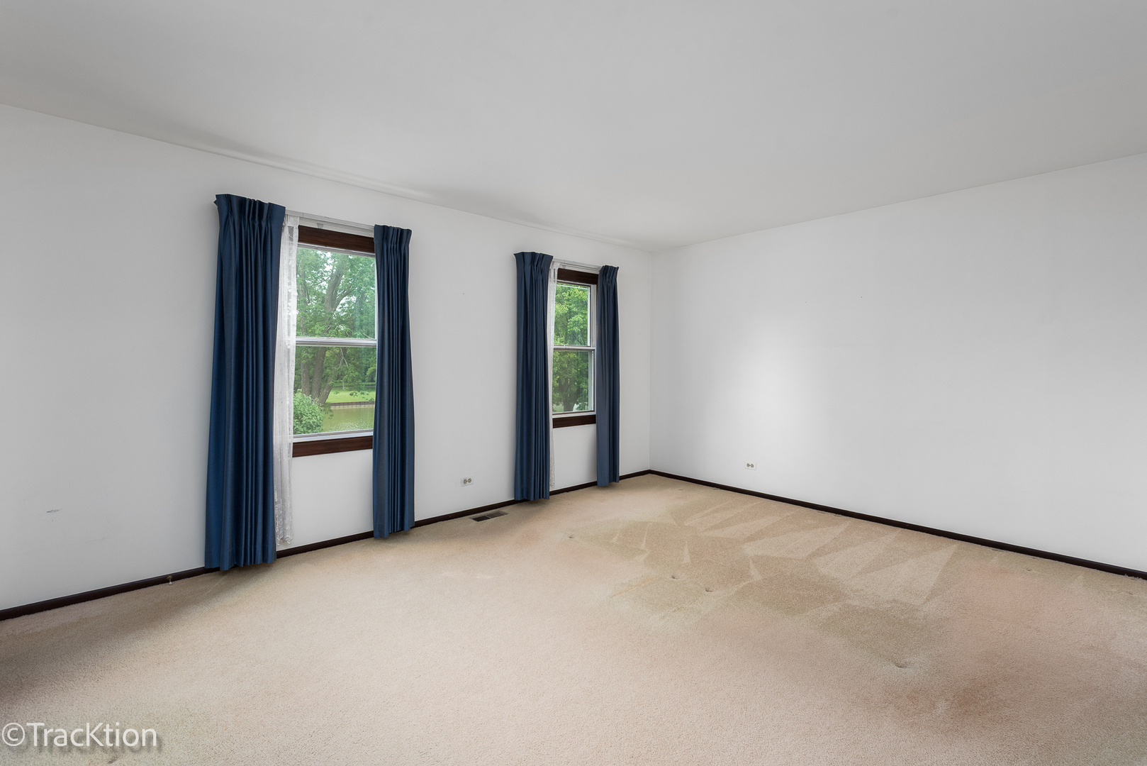 121 N Walnut Lane, Schaumburg, IL 60194